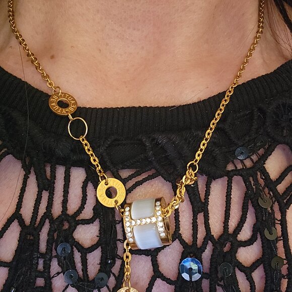 Gold plated necklace with enamel and zirconia pendant - Picture 9 of 10